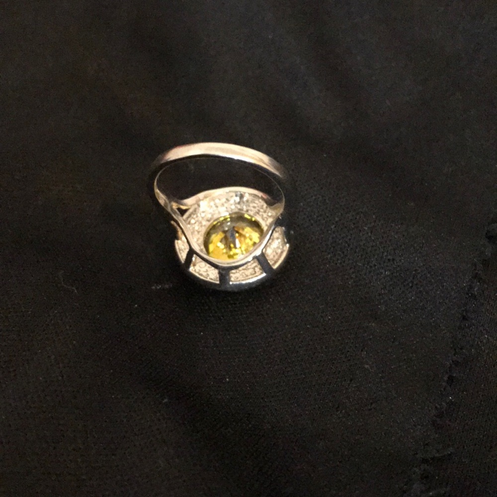 Yellow Jeweled Ring - Picture 5 of 6